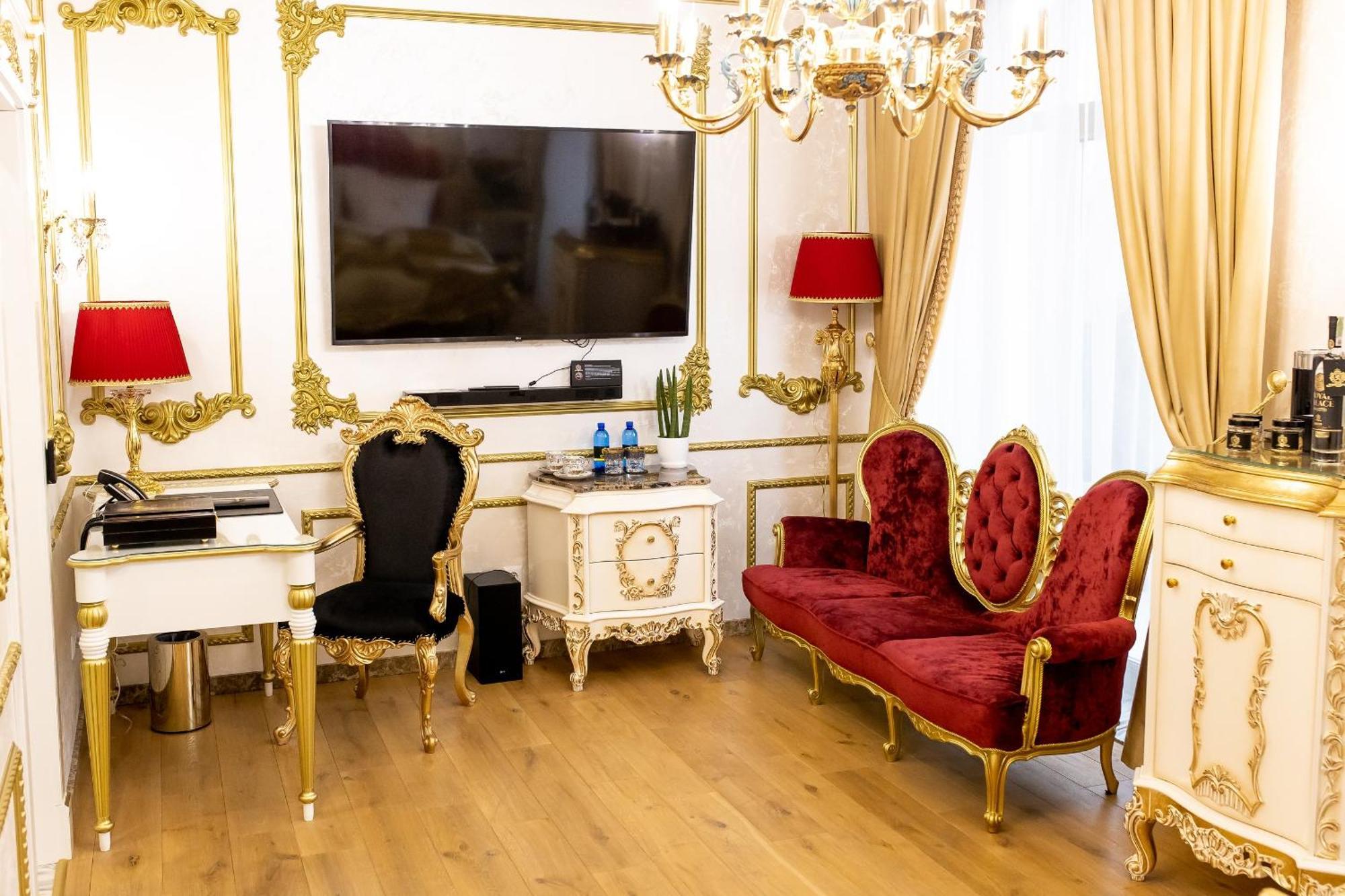 Royal Palace Luxury Hotel And Spa Khmelnytskyi Room photo