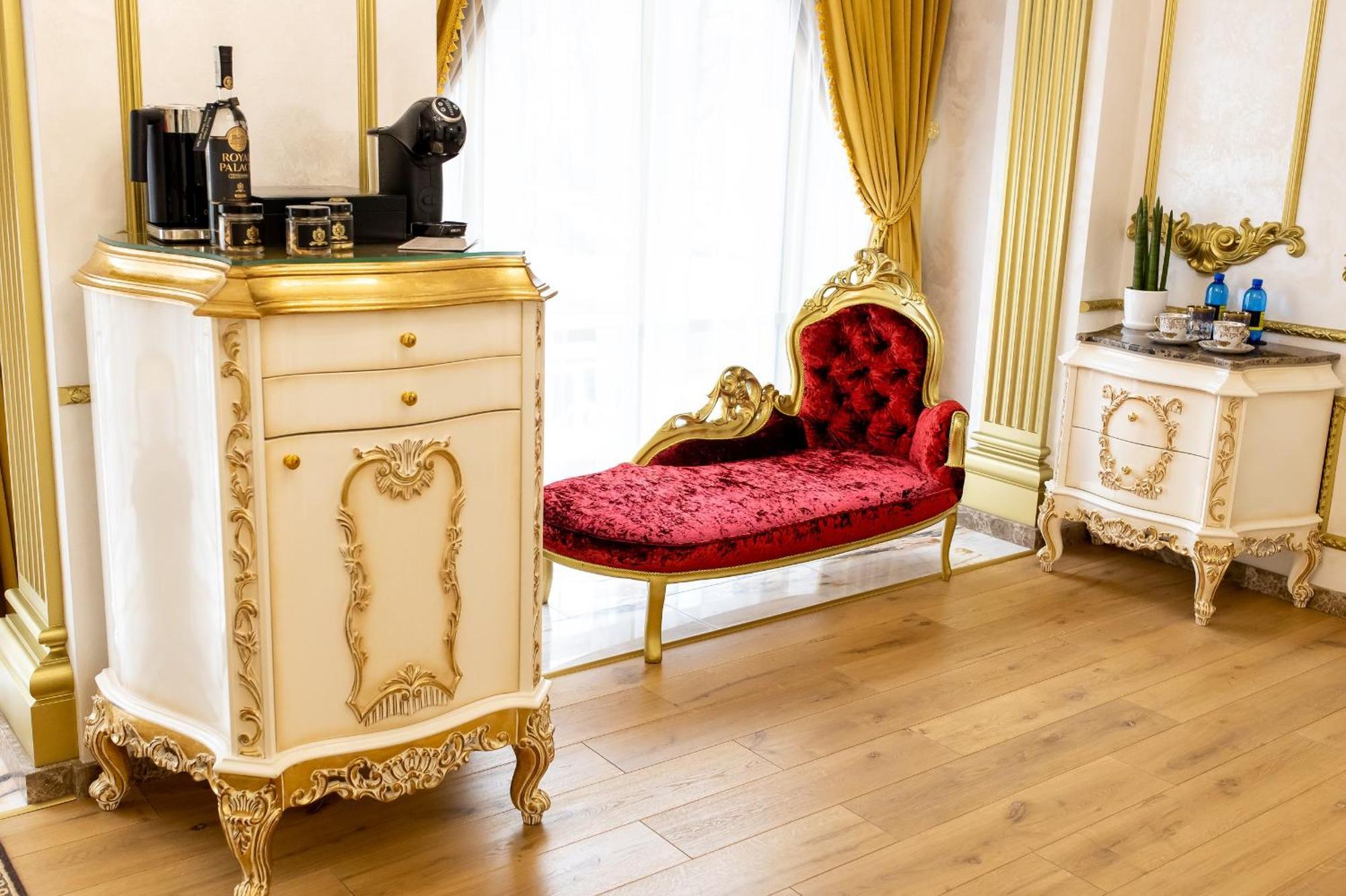 Royal Palace Luxury Hotel And Spa Khmelnytskyi Room photo