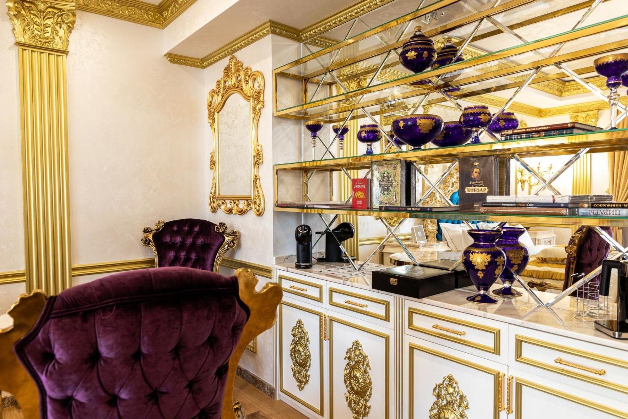 Royal Palace Luxury Hotel And Spa Khmelnytskyi Room photo