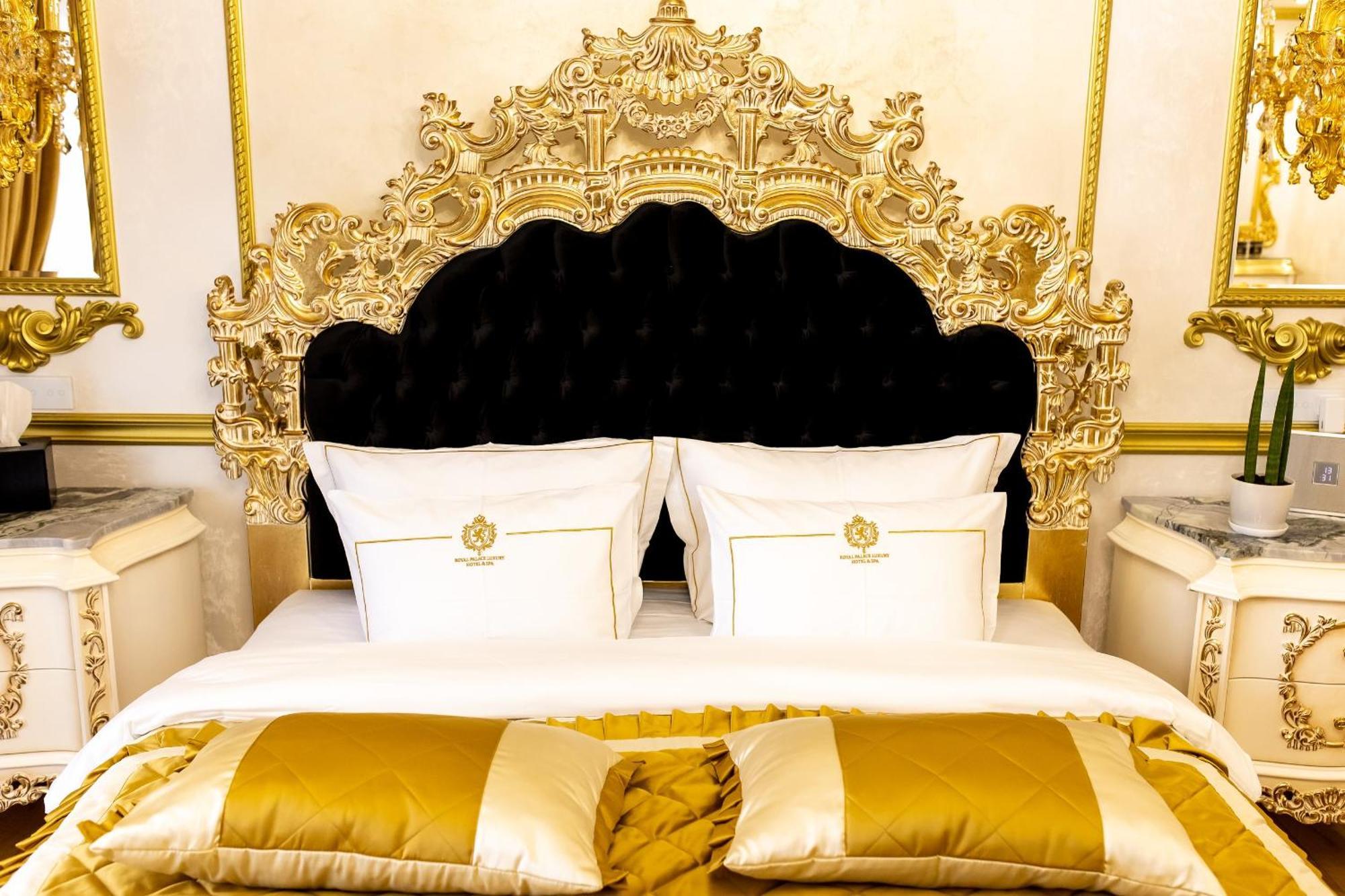 Royal Palace Luxury Hotel And Spa Khmelnytskyi Room photo