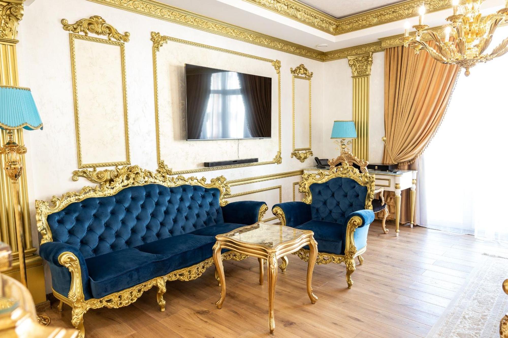 Royal Palace Luxury Hotel And Spa Khmelnytskyi Room photo