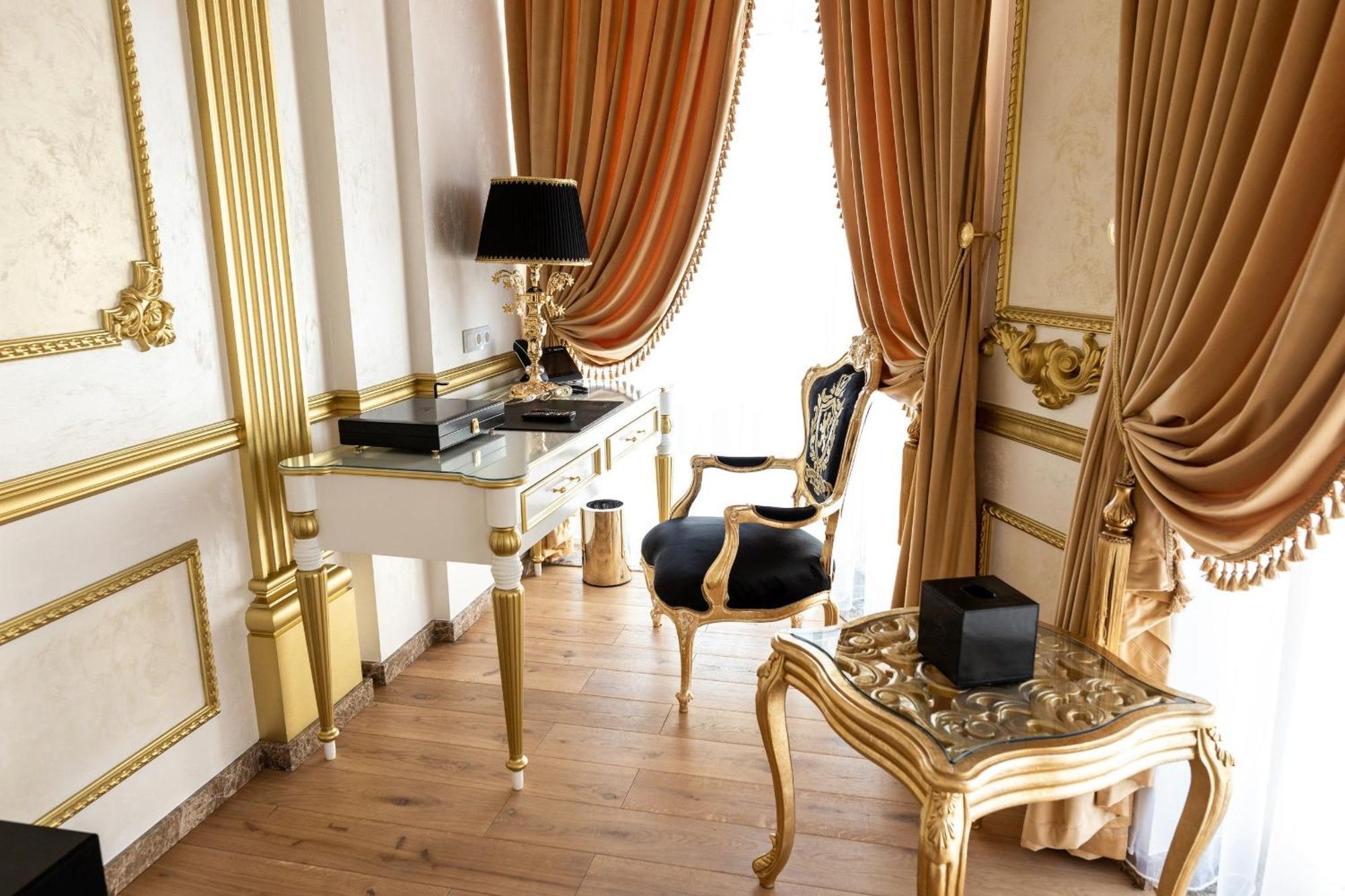 Royal Palace Luxury Hotel And Spa Khmelnytskyi Room photo
