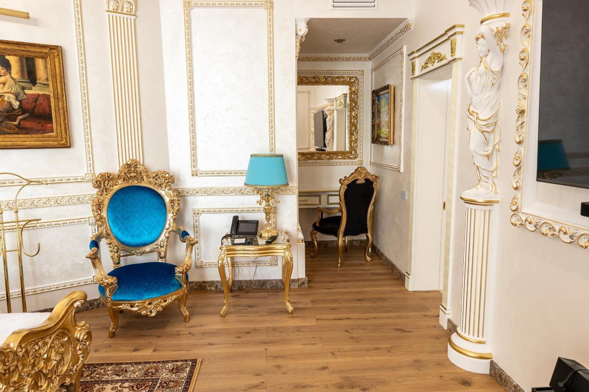 Royal Palace Luxury Hotel And Spa Khmelnytskyi Room photo